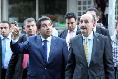 Sa�l�k Bakan� Hastaneyi Gezdi