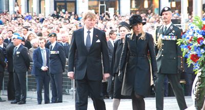 Hollanda'n�n Yeni Kral ve Krali�esi, 'Ulusal Anma' G�n� T�renine Kat�ld�