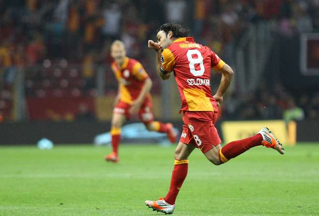 GALATASARAY 19. ޞAMP�YONLU�UNU �LAN ETT�