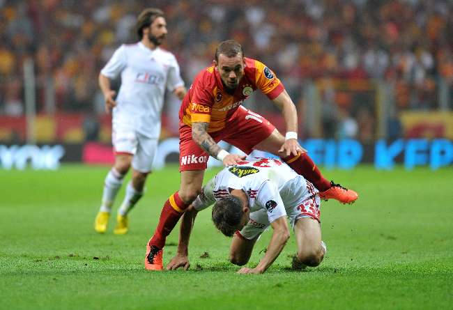 GALATASARAY: 4 - S�VASSPOR: 2 (MA� SONUCU)
