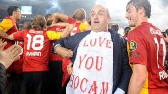 Albayrak g�revi b�rak�yor!