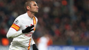 Kral'a kar��l�k Higuain!
