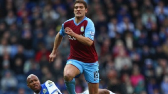 Petrov futbolu b�rakt�!
