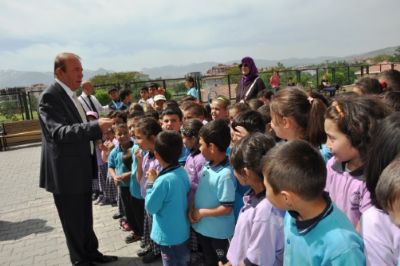 Vali O�uz'dan Gelece�in ޞampiyon Adaylar�na Destek