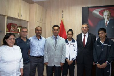 Y�ld�z K�z�m�z Ekrem Serini Ziyaret Etti