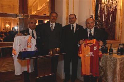 Galatasaray �niversitesi Restorasyonu ��in Ba��� Gecesi D�zenlendi