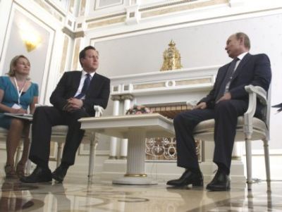 Putin, Cameron ile Suriye'yi G�r��t�