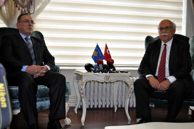 BAKAN AVCI, KOSOVALI BAKAN �LE ESK�ޞEH�RDE BULUޞTU