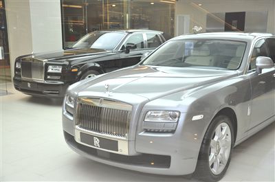 D�nyan�n �lk Rolls-Royce Butik Sergisi A��ld�
