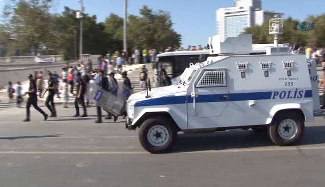 Ve Gezi Park� yine kapat�ld�