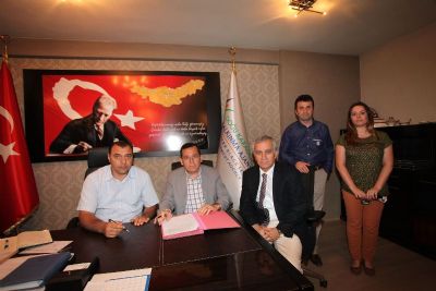Alt�n Varakl�, El Yazmal� As�rl�k Kur'an-� Kerimler ��in Trabzon Kent M�zesi Kuruluyor