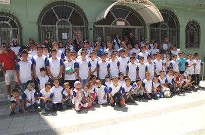 Camilerin Avlular� �ocuklar ��in Bir Numaral� E�lence Mekan� Oldu