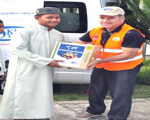 Kimse Yok Mu, Tayland'da �htiya� Sahiplerine Yard�m Da��tt�