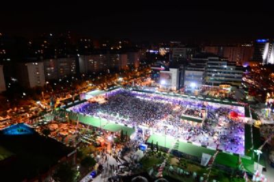 Mustafa Ceceli'den Beylikd�z�'nde Unutulmayacak Konser