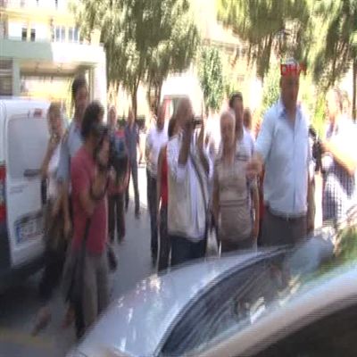 Kenan �mirzal�o�lu'nun da Aralar�nda Bulundu�u �nl�lere G�zalt� -