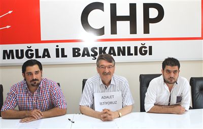 CHP �l Ba�kan�, Ergenekon Davas�n� Protesto ��in A�z�n� Bantlad�