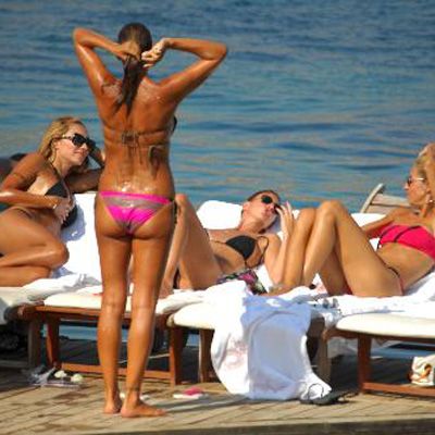 P�nar Altu� Tekneden Plaja Ge�ti
