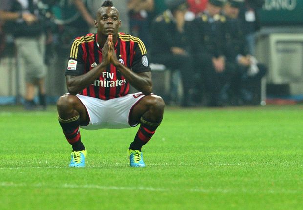 Galliani: Balotelli k�t� faullerin kurban�