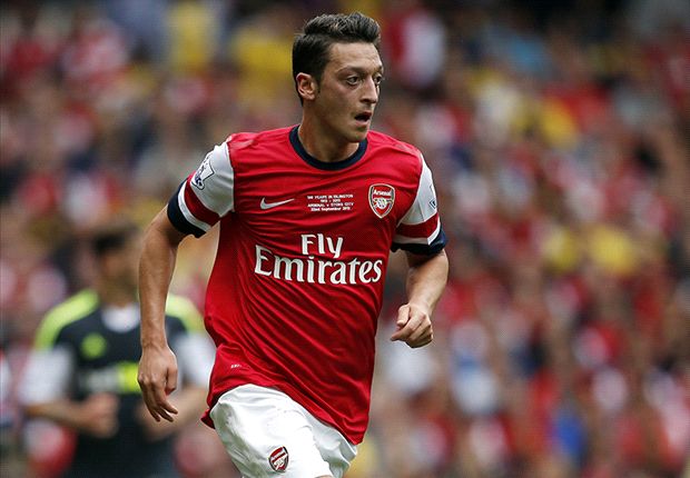 Mesut �zil\'i Bergkamp\'a benzetti
