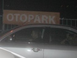 stripslashes(Hadise Ozan �elik\'le e�lendi)