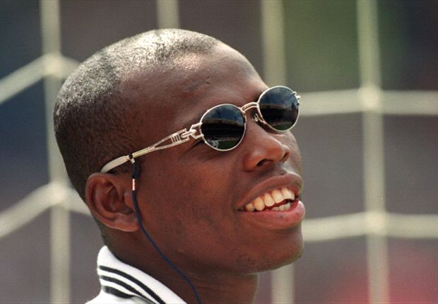 Asprilla: Hakemler Messi\'ye k�yak ge�iyor