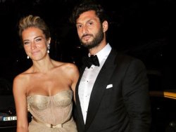 Burcu Esmersoy: Sami\'nin bir bak��� beni eritiyor