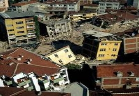 Deprem �ncesi yap�lan binalar b�y�k 