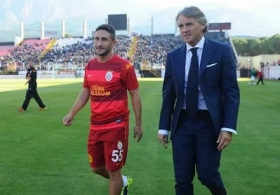 Sabri, Mancini'yi trib�ne g�t�rd�!