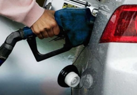 Motorin fiyat�na kur ve �r�n litrede 8 kuru�luk zam yap�ld�.