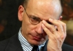 �talya'da ekonomik krizle m�cadelede umutlar�n ba�land��� Ba�bakan Enrico Letta, kendisinin ve bakanlar�n�n maa�lar�n� yar� yar�ya kesti.
