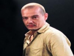 Arda Kural,Kamera arkas�na haz�rlan�yor